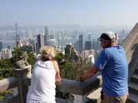 Aussichtspunkt Victoria Peak mit atemberaubenden Blick über die Skyline der Stadt Hongkong