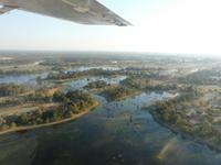 Flug über das Okavango Delta