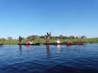 Mokoro-Fahrt auf einem Nebenarm des Okavangos