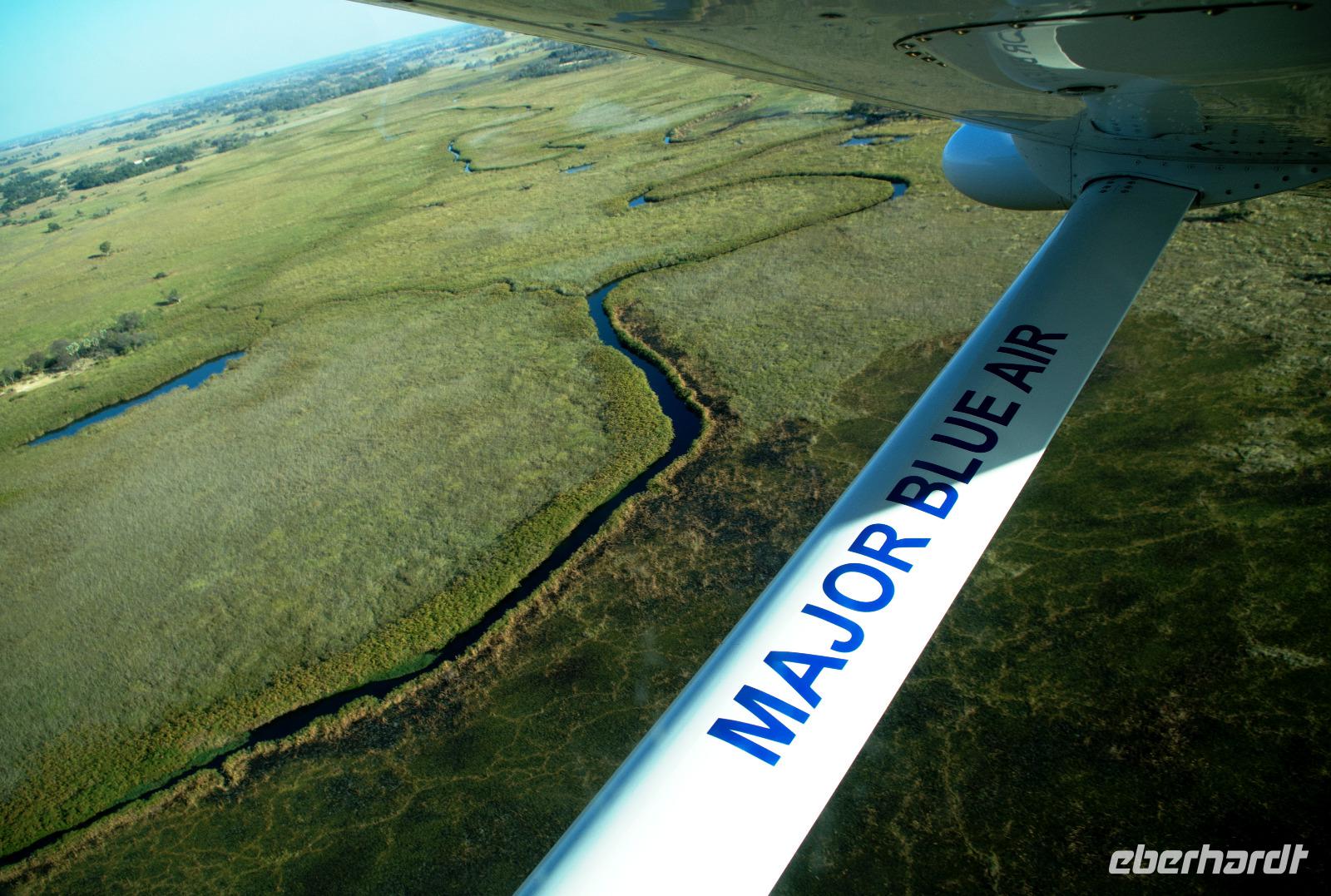 Flug über das Okavango Delta