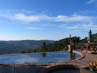 Misty Mountain Panorama am Pool