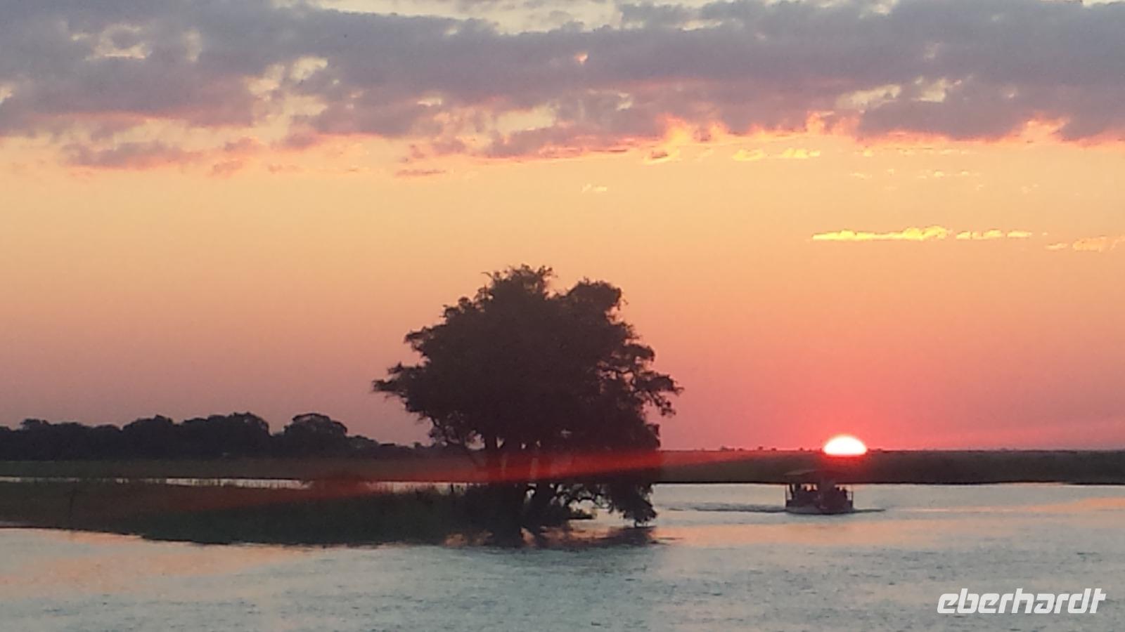 Wunderbarer Sonnenuntergang in Afrika