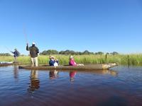 Fahrt mit den Mokoros im Okawango-Delta
