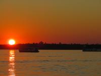 Vic Falls - Bootsfahrt auf dem Sambesi  - Sonnenuntergang