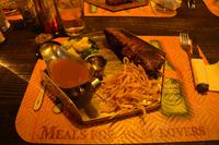 Lecker namibische Spezialitäten am ersten Abend