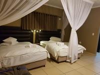 Namibia, Toshara Lodge