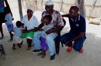 Besuch im Dorf von James - Familienfoto