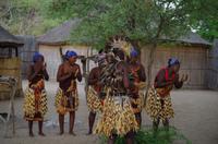 Besuch im Kulturdorf der Mashis - Musik und Tanz
