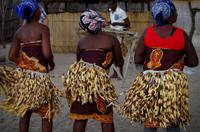 Besuch im Kulturdorf der Mashis - Rhythmus im Blut