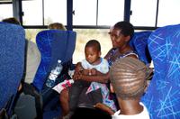 die erste Busfahrt für die Mayeyi-Familie von Linus