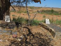 Kriegsgräber am Wegesrand