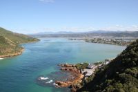 Rundreise Südafrika - Flussmündung in den Indischen Ozean in Knysna
