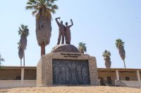 4 Vor der alten Feste