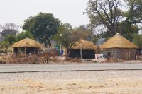 101 Rundhütten Richtung Rundu