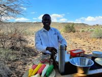 00089 Namibia - Fish River Canyon -  Überraschung - Eisbar im Nirgendwo