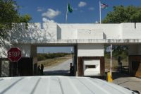 Lindquist Gate, Ausfahrt aus dem Etosha NP