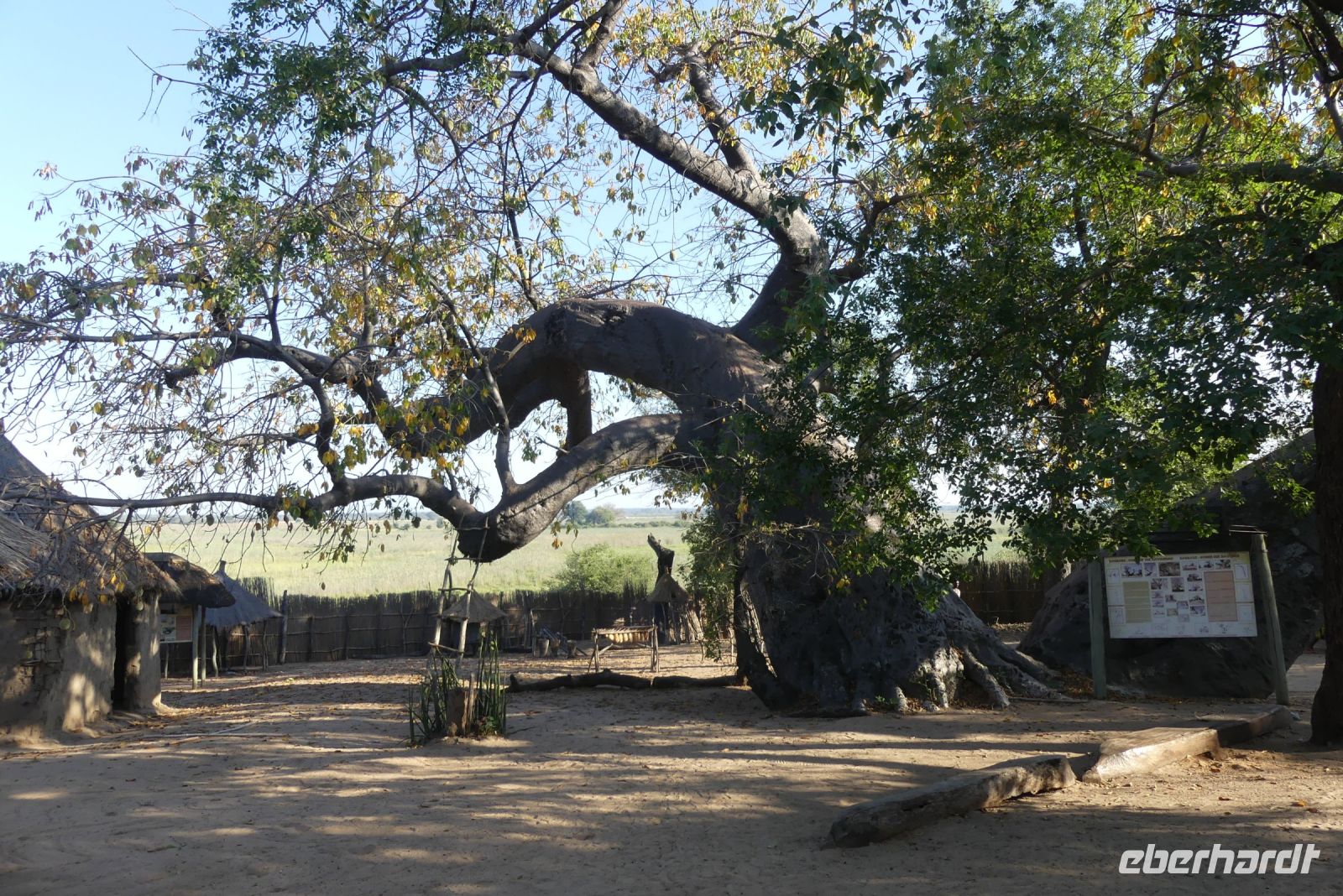 Cultural Village - Baobab und Caprivi Dorf