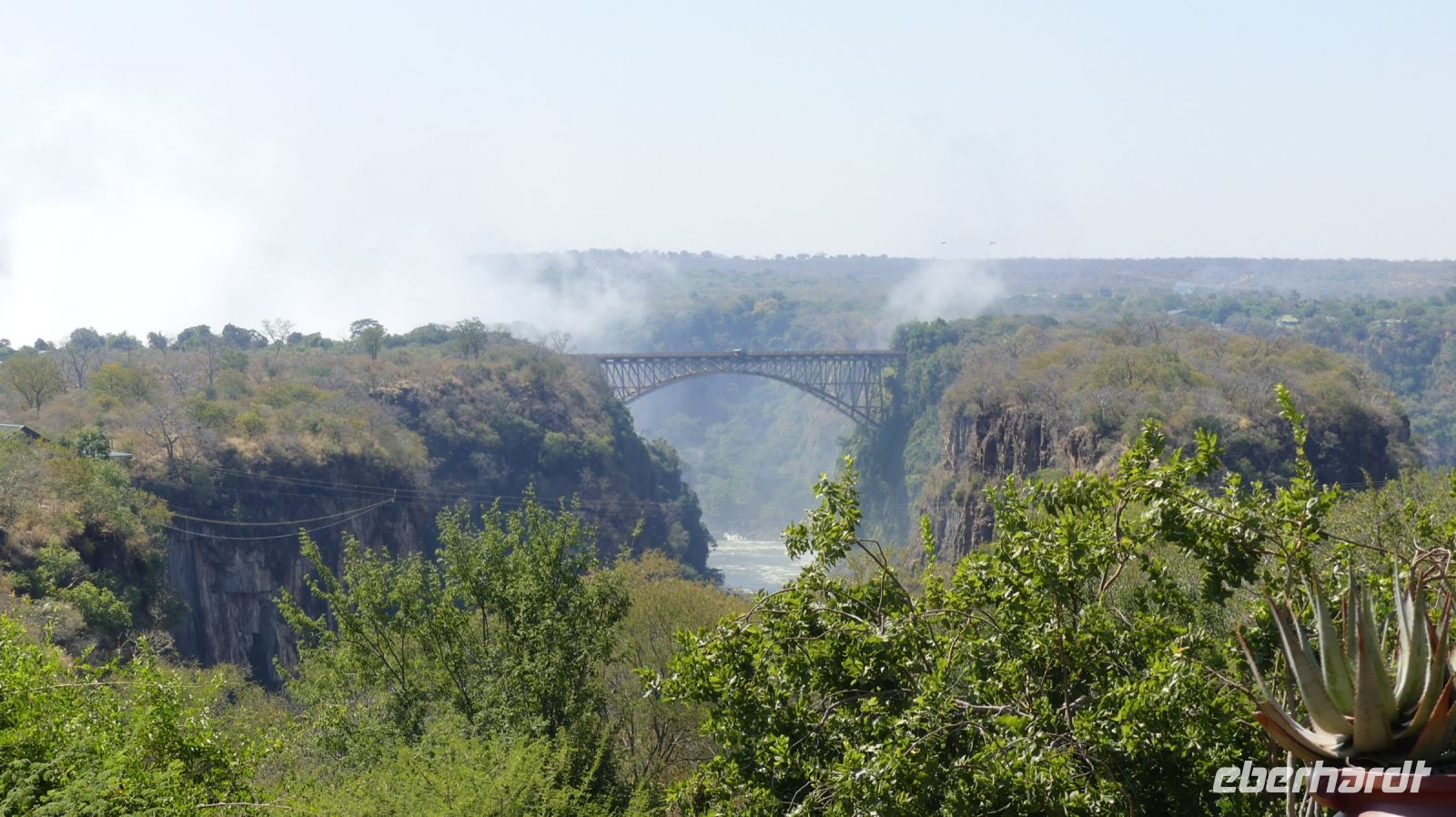 Blick vom Victoria Falls Hotel