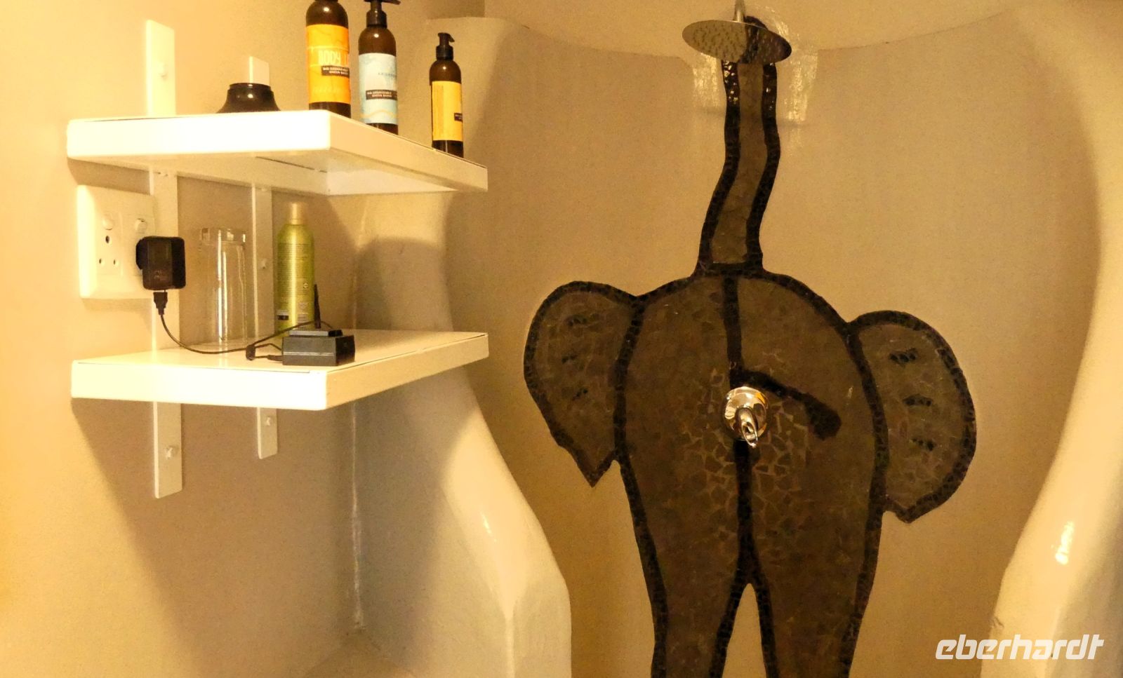 Namibia - Etosha Safari Camp - lustige Dusche