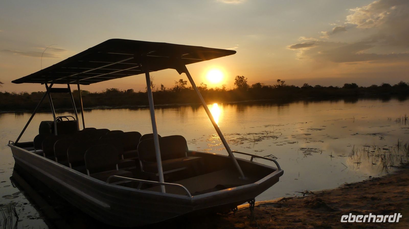 Namibia - Bootsfahrt auf dem Kwando - Sundowner