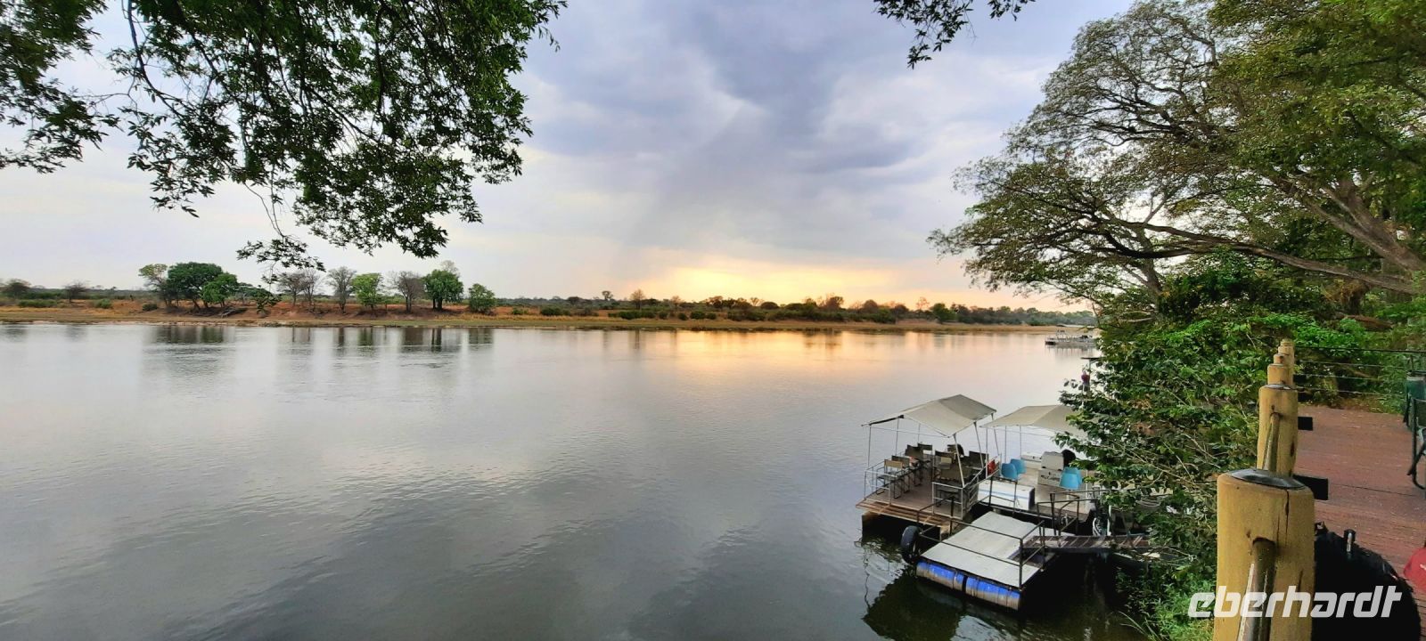 Namibia - Ndhovu Safari Lodge - Blick von der Terrasse