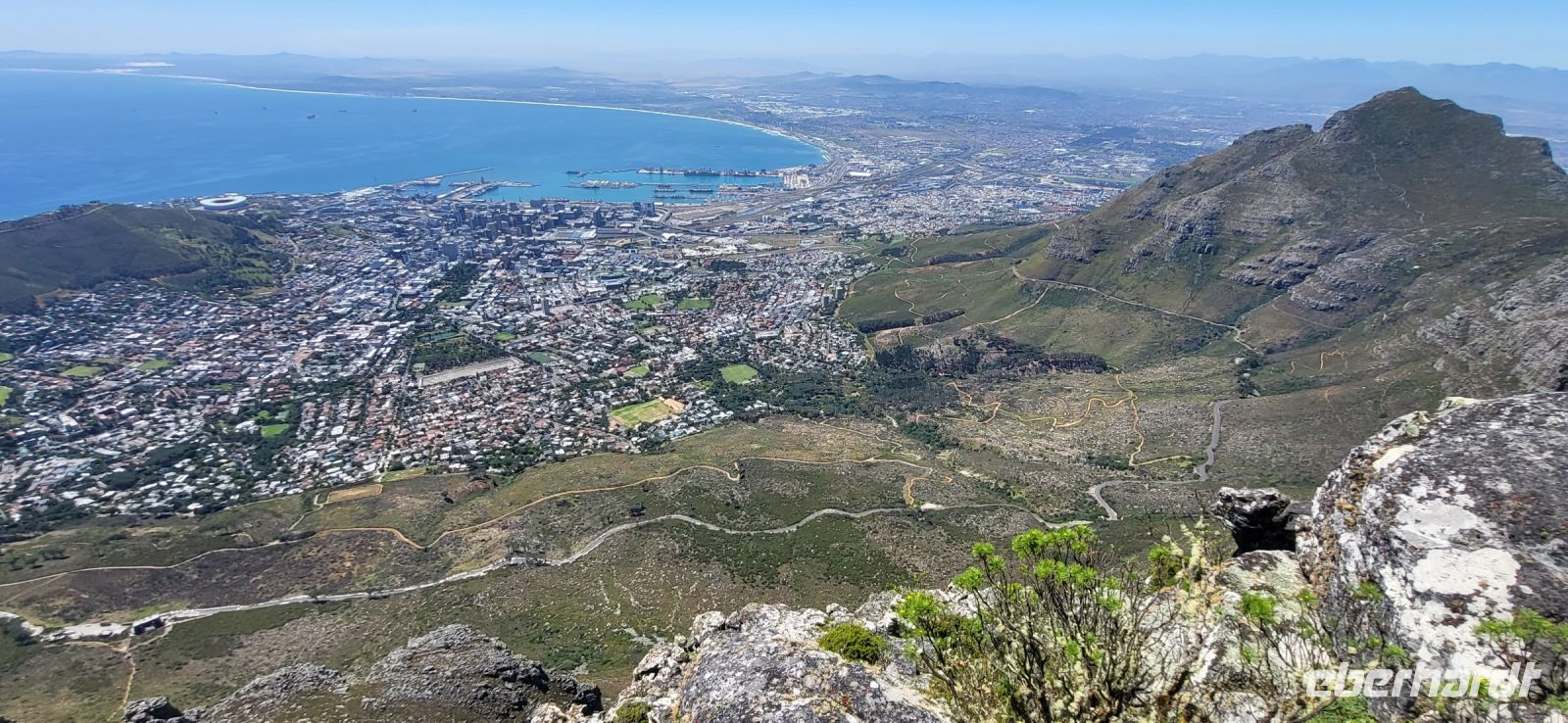 6 Blick von 1087m Höhe auf Kapstadt