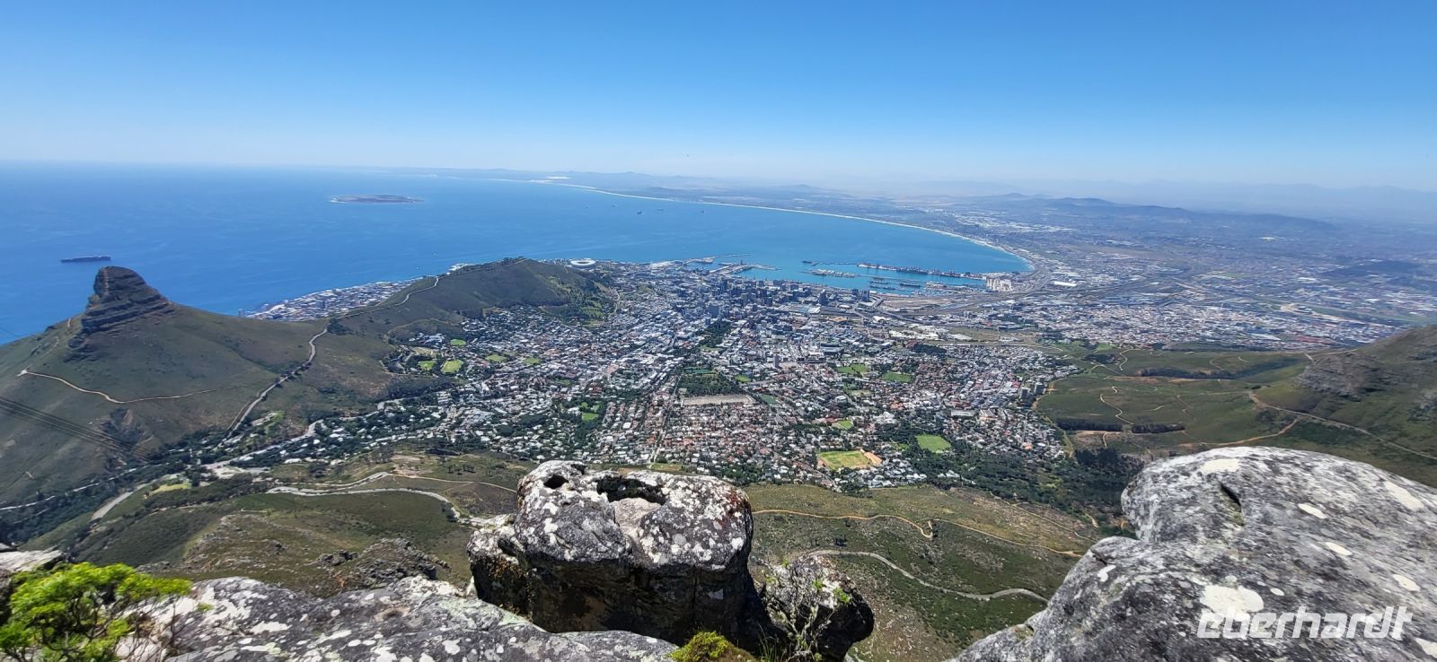 8 Blick von 1087m Höhe auf Kapstadt