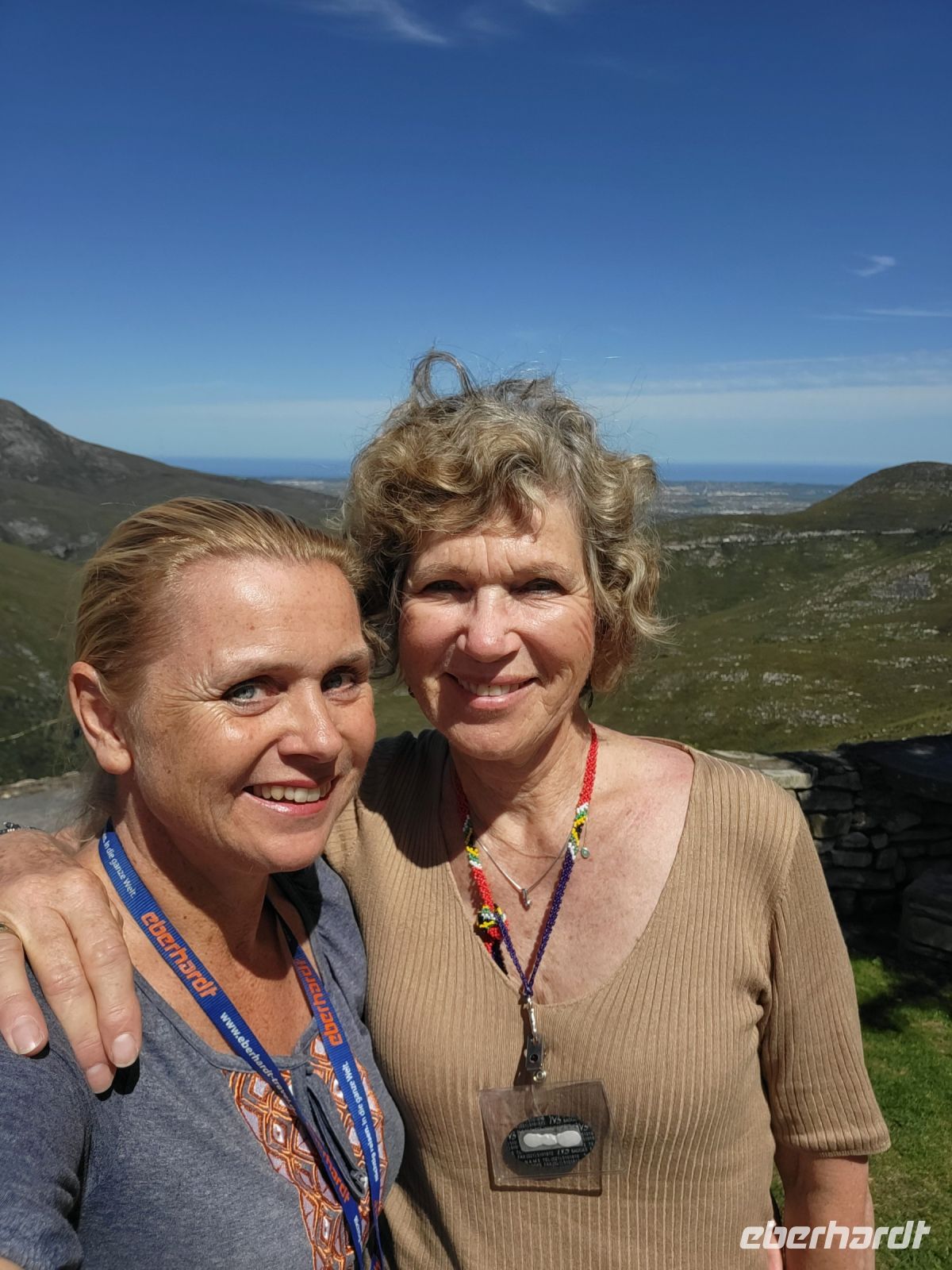 107 Reiseleiterin Marion mit Susanne