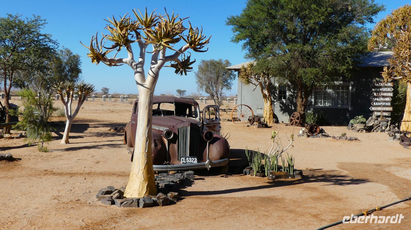 Namibia - Boxenstopp im Roadhouse