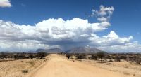 Namibia - Erongo Gebirge - Regenwolke am Hohenstein