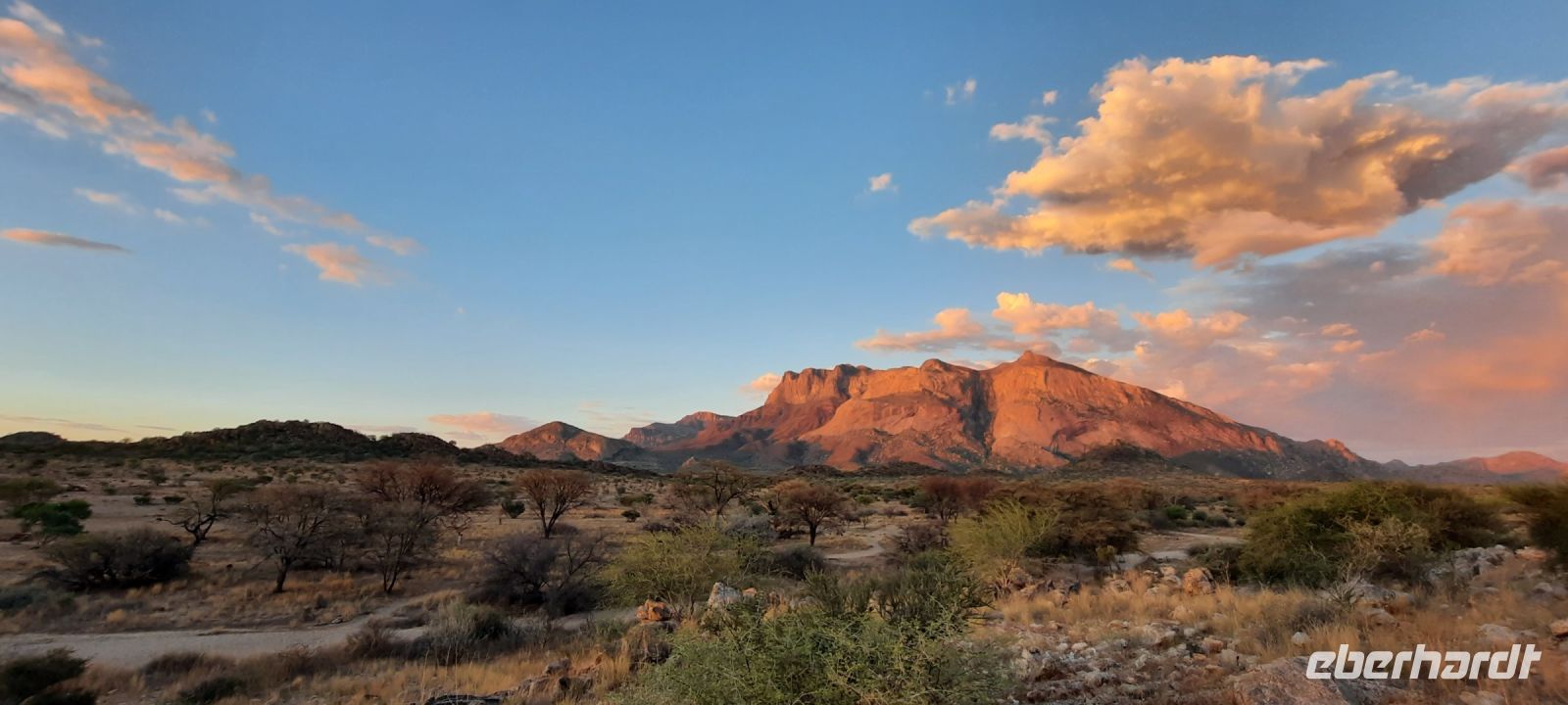 Namibia - Erongo Gebirge - Hohenstein Lodge - Sundowner Time