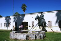 Namibia - Windhoek Nostalgie - dritter Standort des Südwester-Reiters in der Alten Feste