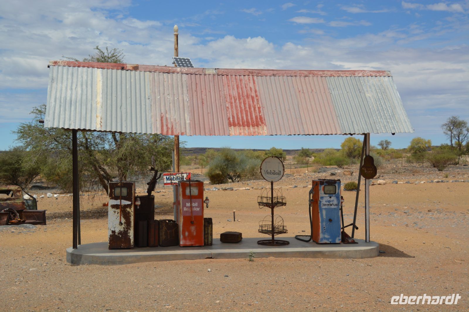 museale Tankstelle auf der Alte Kalkofen Lodge