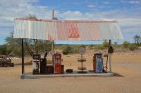 museale Tankstelle auf der Alte Kalkofen Lodge