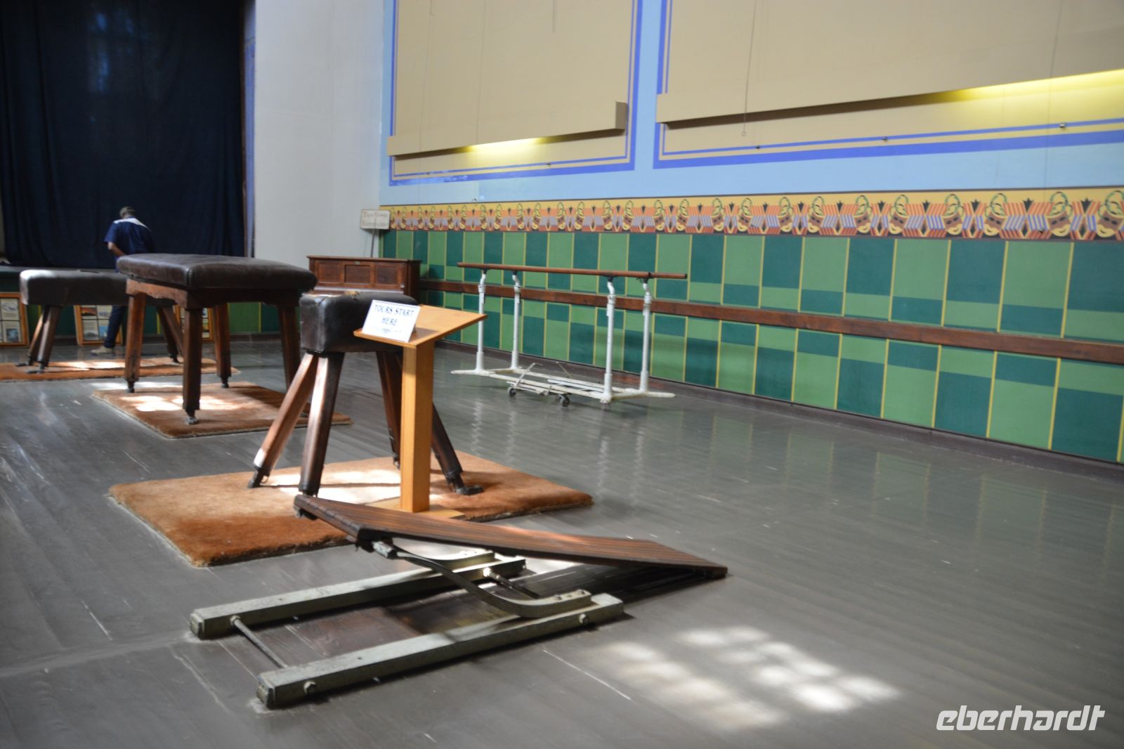 Sportgeräte vergangener Zeiten in Kolmannskuppe