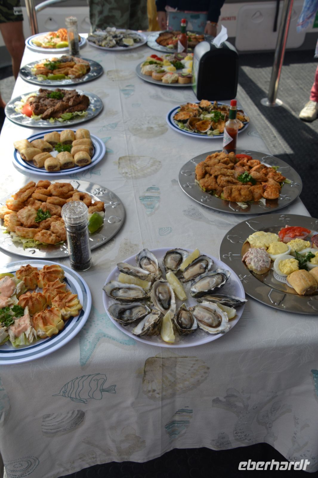 Mittagsimbiss an Bord