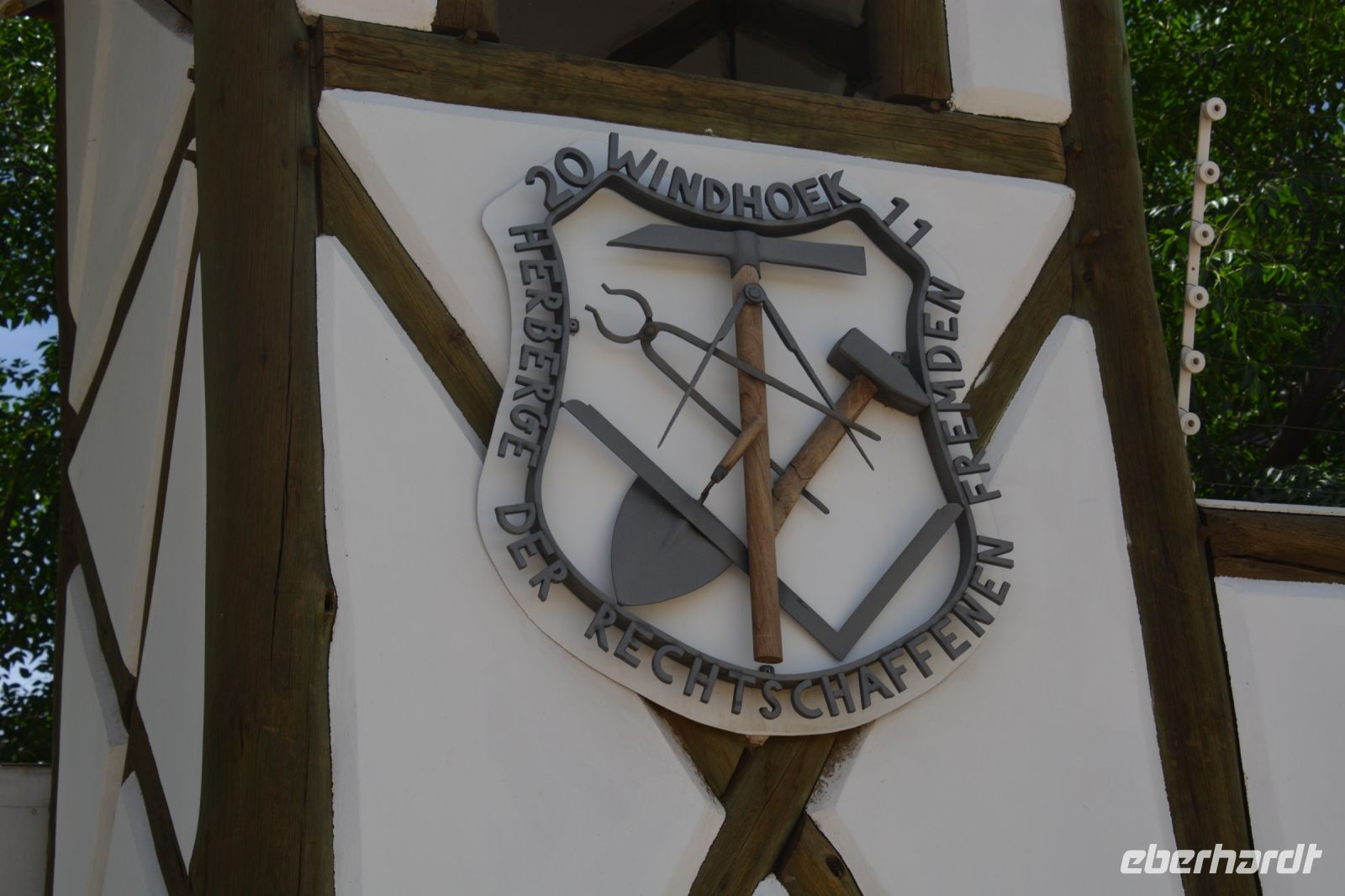 deutsche Wurzeln vor der Brauerei 