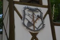 deutsche Wurzeln vor der Brauerei 