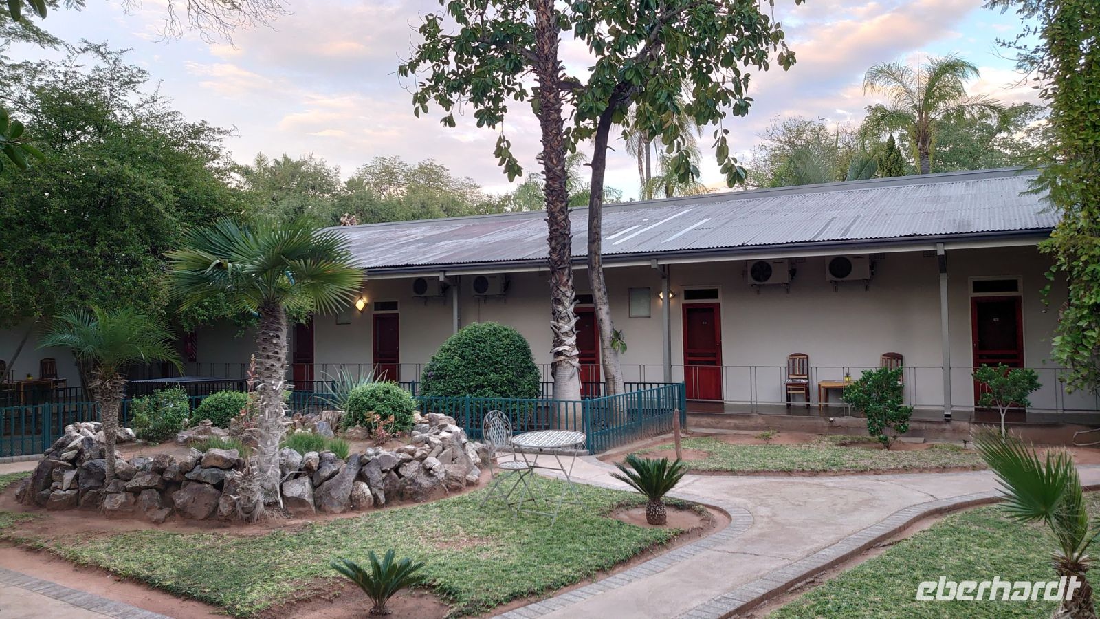 80 Innenhof im Minen Hotel