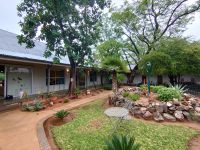 81 Innenhof des Minen Hotels