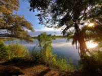 131 Die Sonne geht am Okavango auf