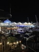 Waterfront bei Nacht - Kapstadt (Südafrika)