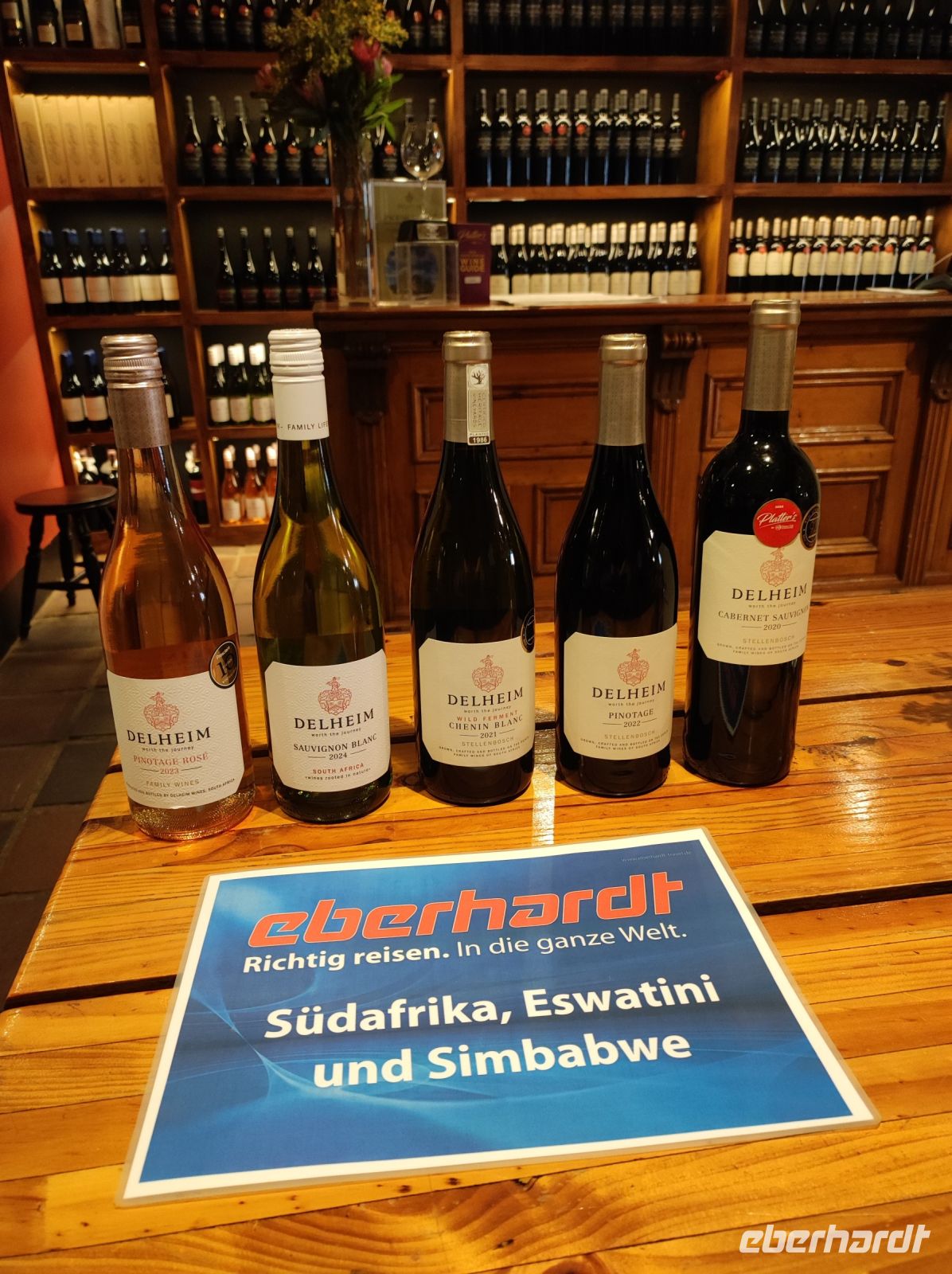 Weinverkostung im Weingut Delheim (Südafrika)