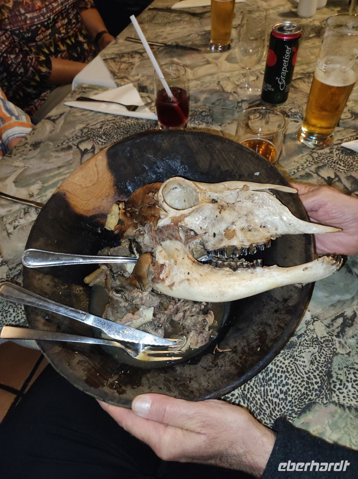 authentisch Afrikanisch (Smiley - Schafkopf) im Marcos Restaurant in Kapstadt (Südafrika)