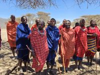 Ngorongorokrater, Begrüßungsgesang und -tanz