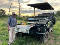 Südafrika - Hoedspruit-Pridelands - Pirschfahrt - Sundowner &ndash; &copy; Annett Müller (Eberhardt TRAVEL)