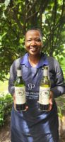 49 Jessy unsere Weinexpertin