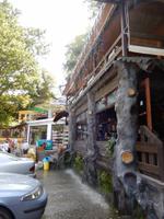 Pause am kleinen Wasserlauf