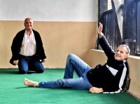 An der alten Moschee in Elbesan werden wir winkend begrüßt und verabschiedet