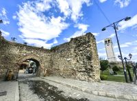 Eingang durch die Stadtmauer von Elbasan